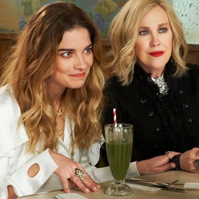 Cafe Tropical Smoothie Tyla on Schitt's Creek